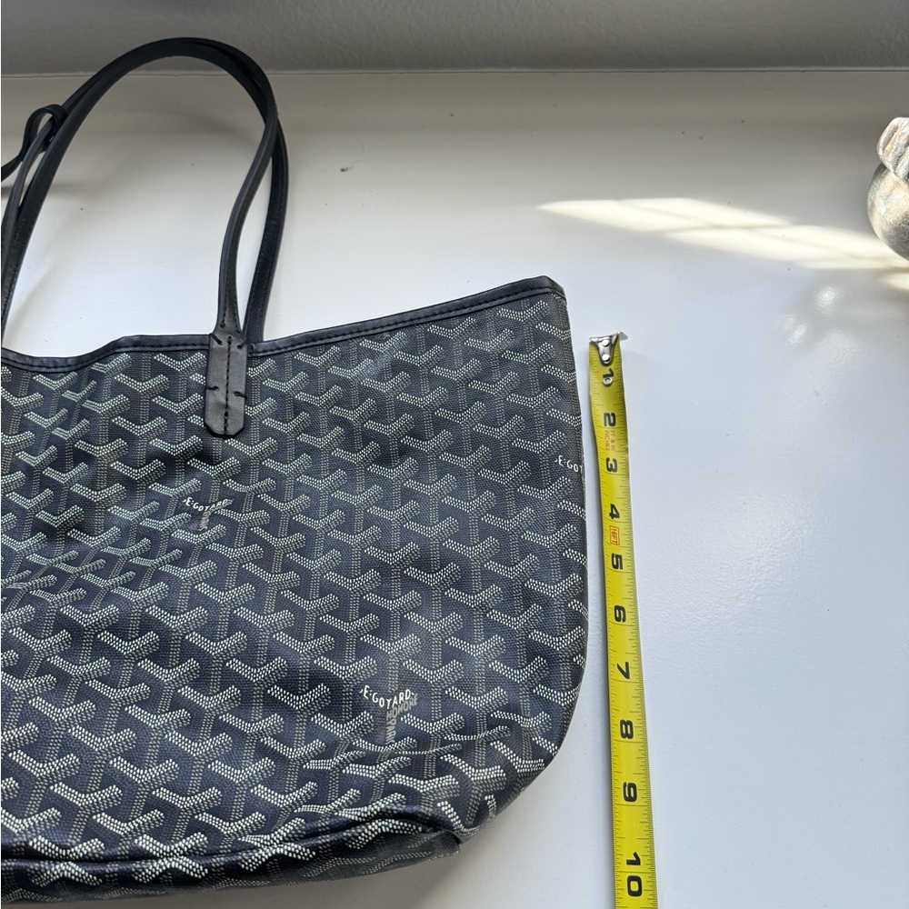 Stylish Black Tote Bag - Picture 2 of 4